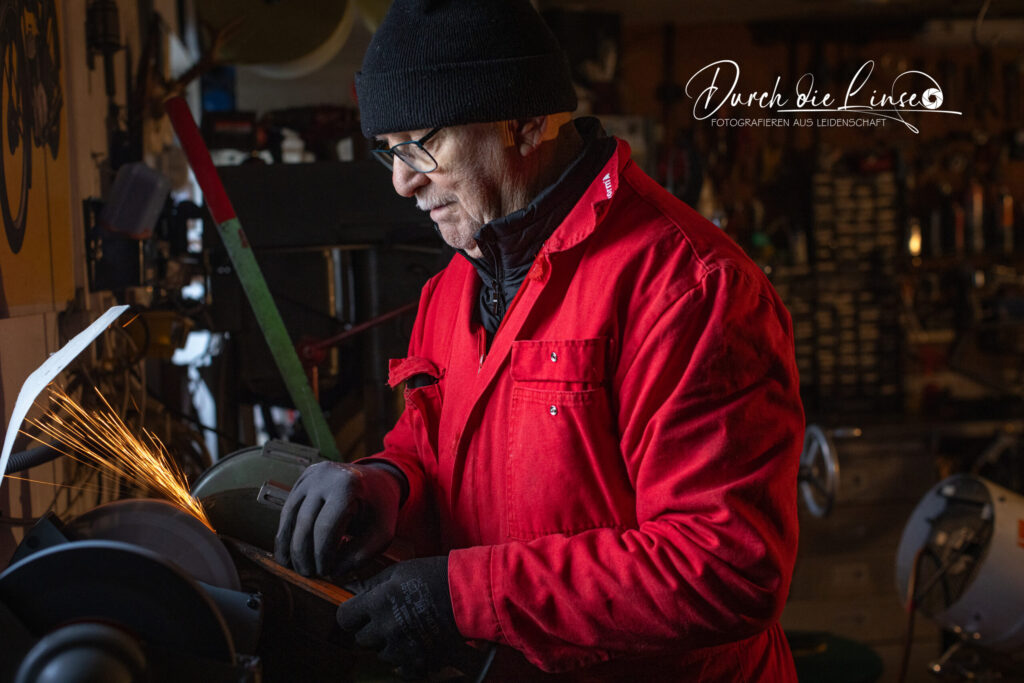 Forever Active: Sepp in seiner Werkstatt