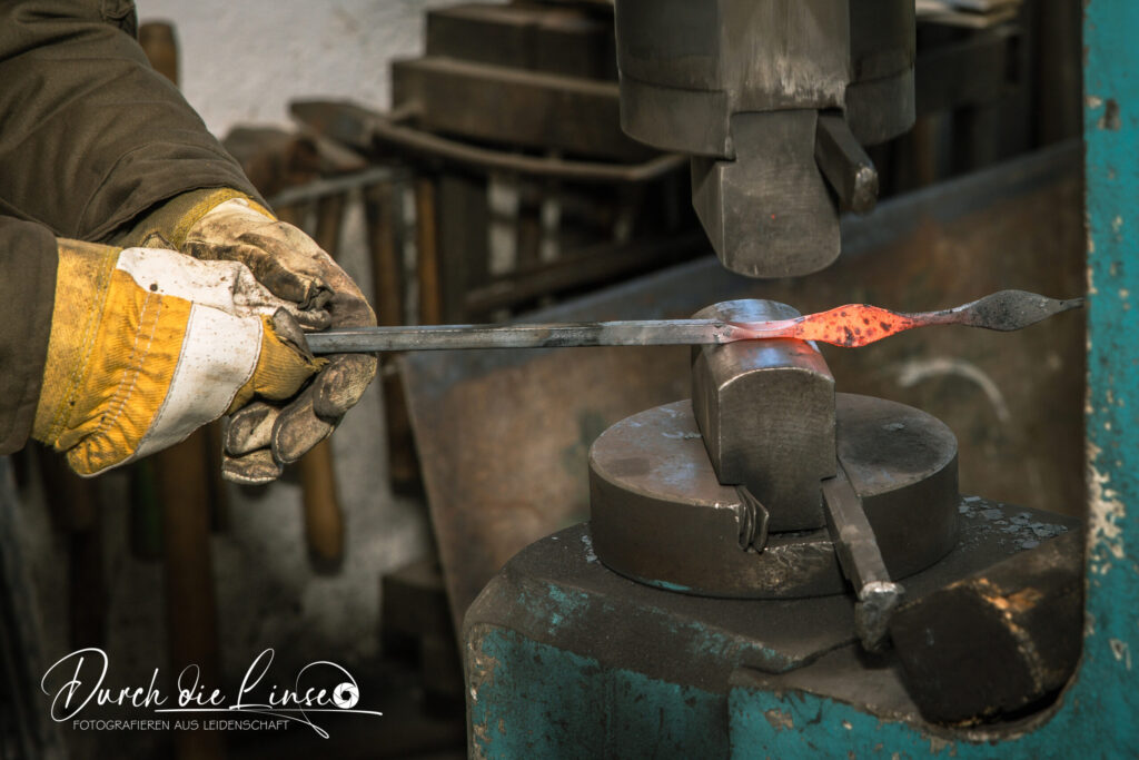 Forever Active, Gabriele, Kutschera beim Schmieden