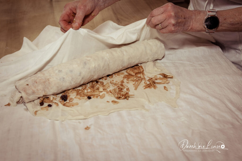 Forever Active, meine Mama immer aktiv. Beim Strudel machen