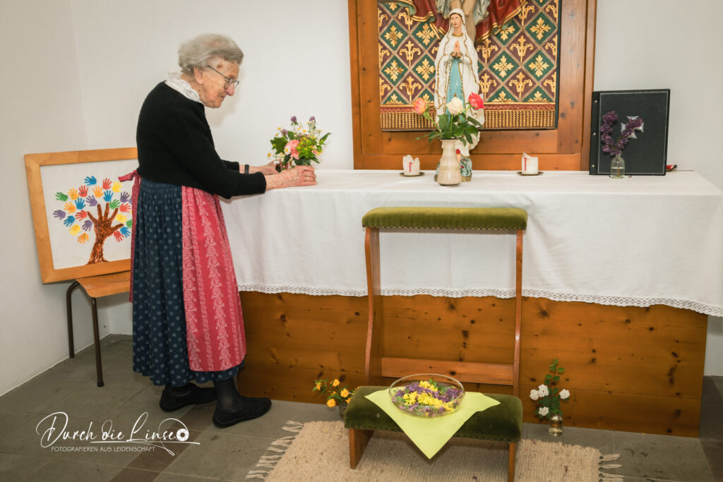 Forever Active, 91-jährige Frau und noch voll aktiv in der Kapelle