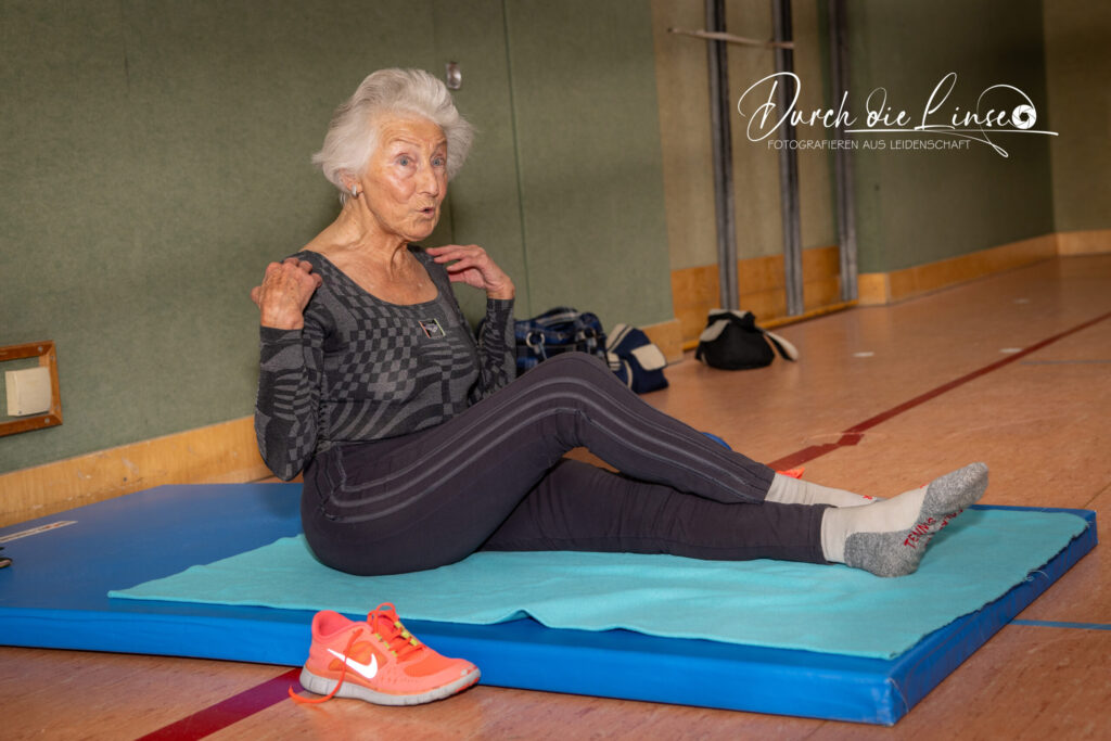 Forever Active, Maria turnt noch immer mit 82 vor der Gruppe