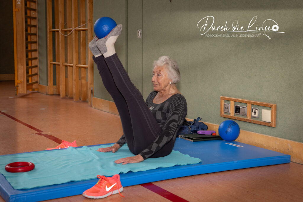 Forever Active, Maria turnt noch immer mit 82 vor der Gruppe